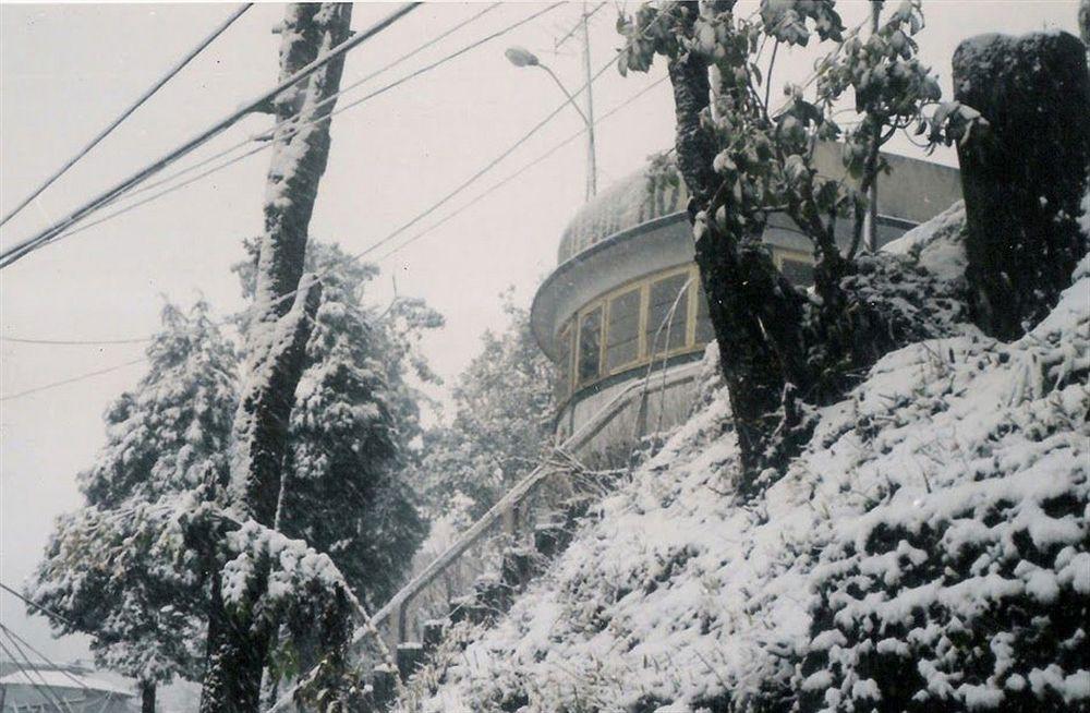 Old - Main Bellevue Heritage Hotel Darjeeling  Exterior foto
